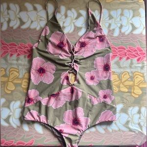 ACACIA Islet One Piece